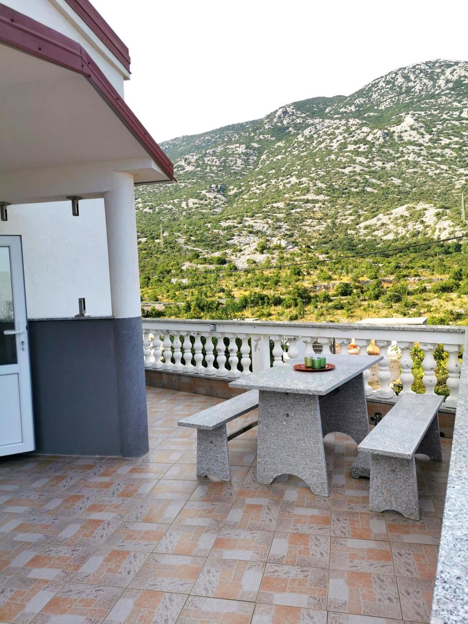Apartmani Gabi Cesarica Exterior foto